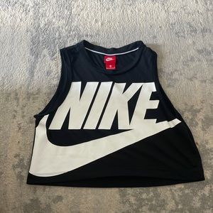 Medium Nike Women’s Sportswear Essential Crop Top